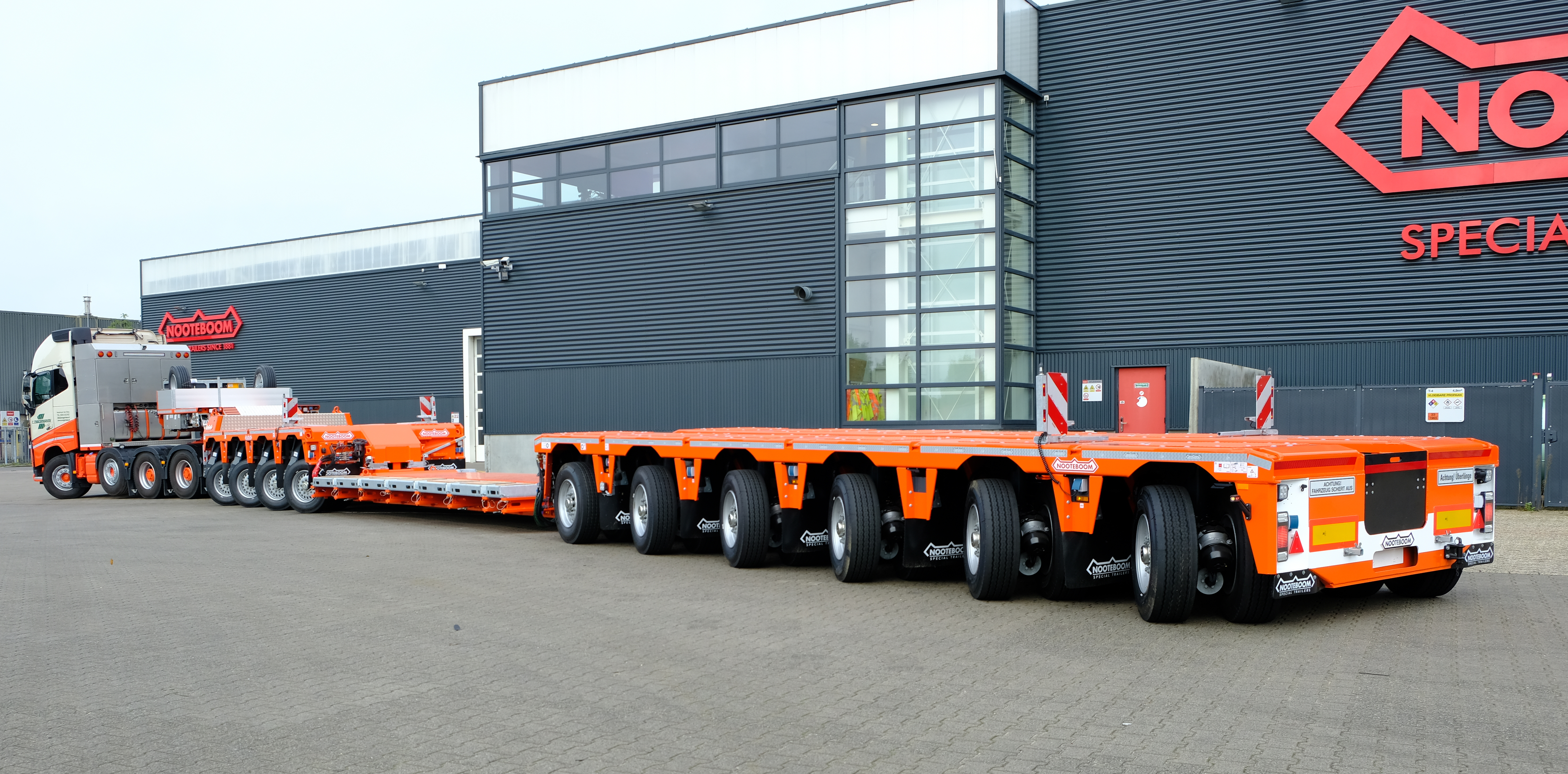 ノーテブーム　2-axle Pendel-X Euro Low-loader Latest and largest Nooteboom 4+6 low-loader provides a load